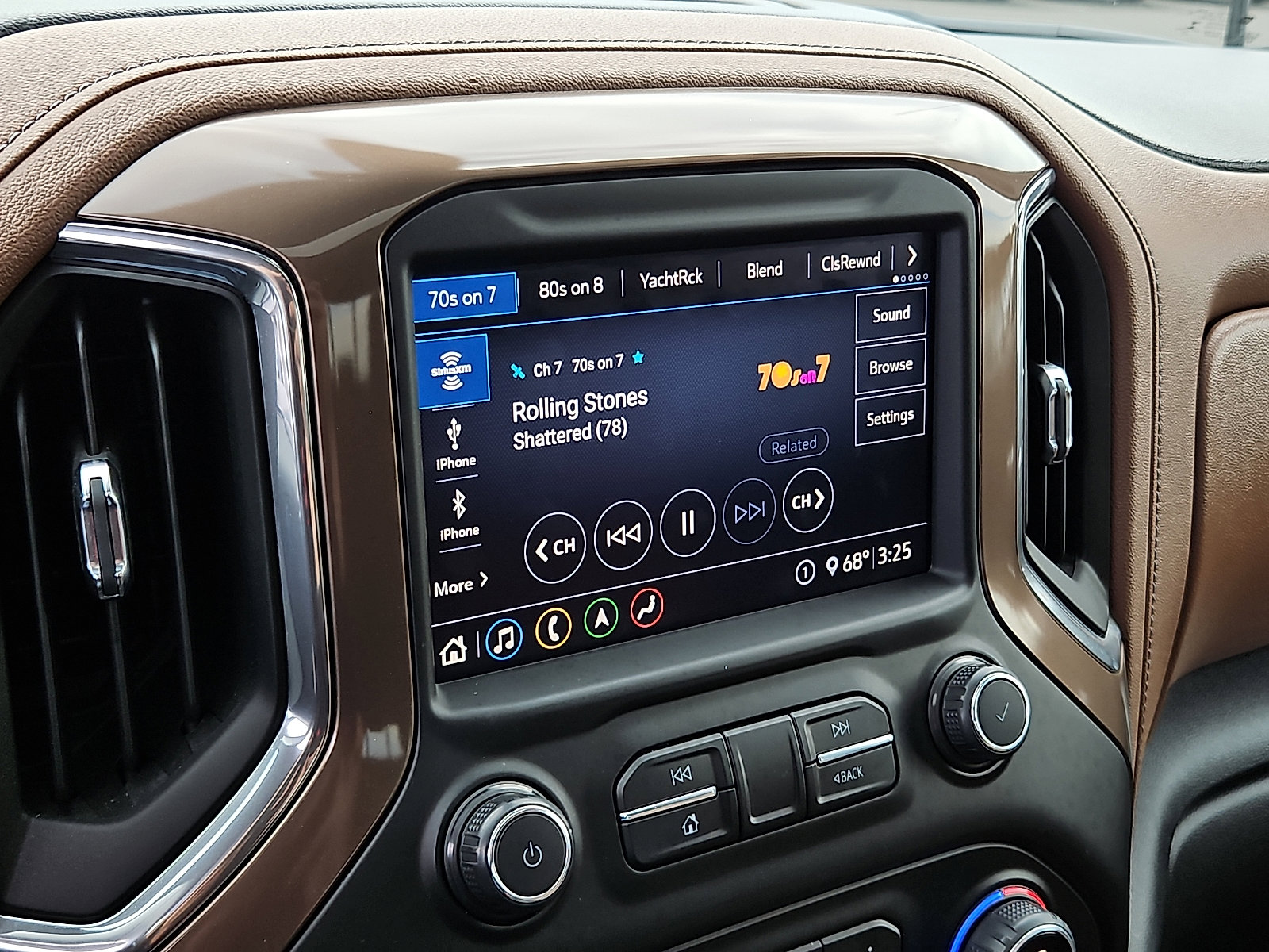 Certified 2020 Chevrolet Silverado 2500 High Country w/ Z71 Off-Road Package image 18