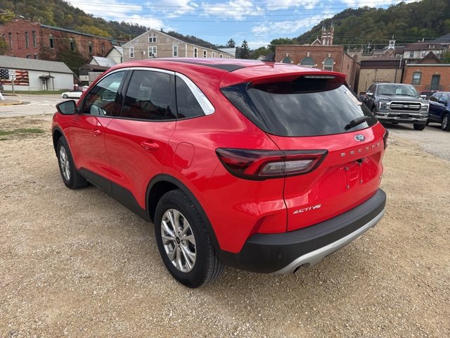 Used 2024 Ford Escape Active w/ Tech Pack #2 image 2