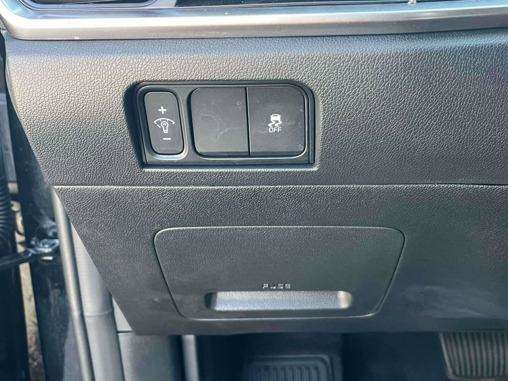 Used 2026 Kia Sorento S w/ S Panoramic Sunroof Package FWD image 17