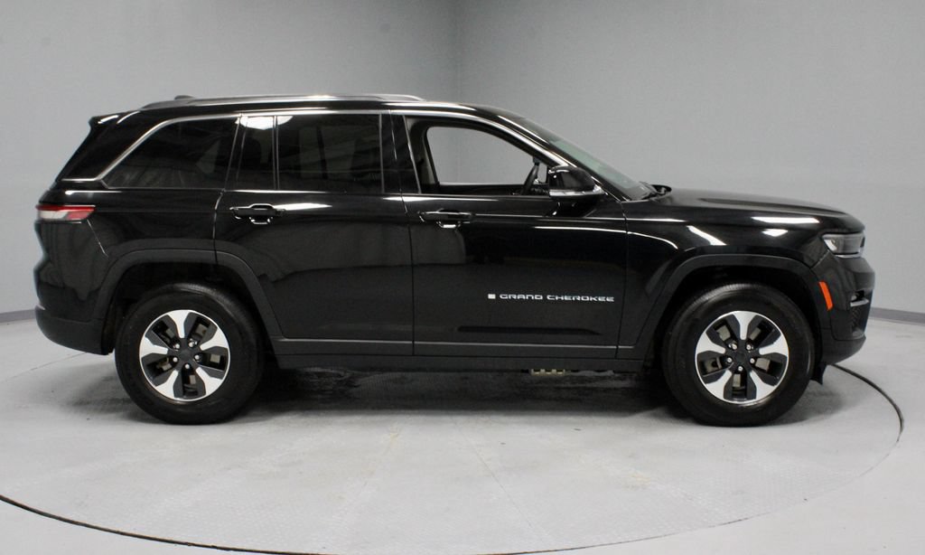 Used 2024 Jeep Grand Cherokee Limited 4xe AWD/4WD image 11