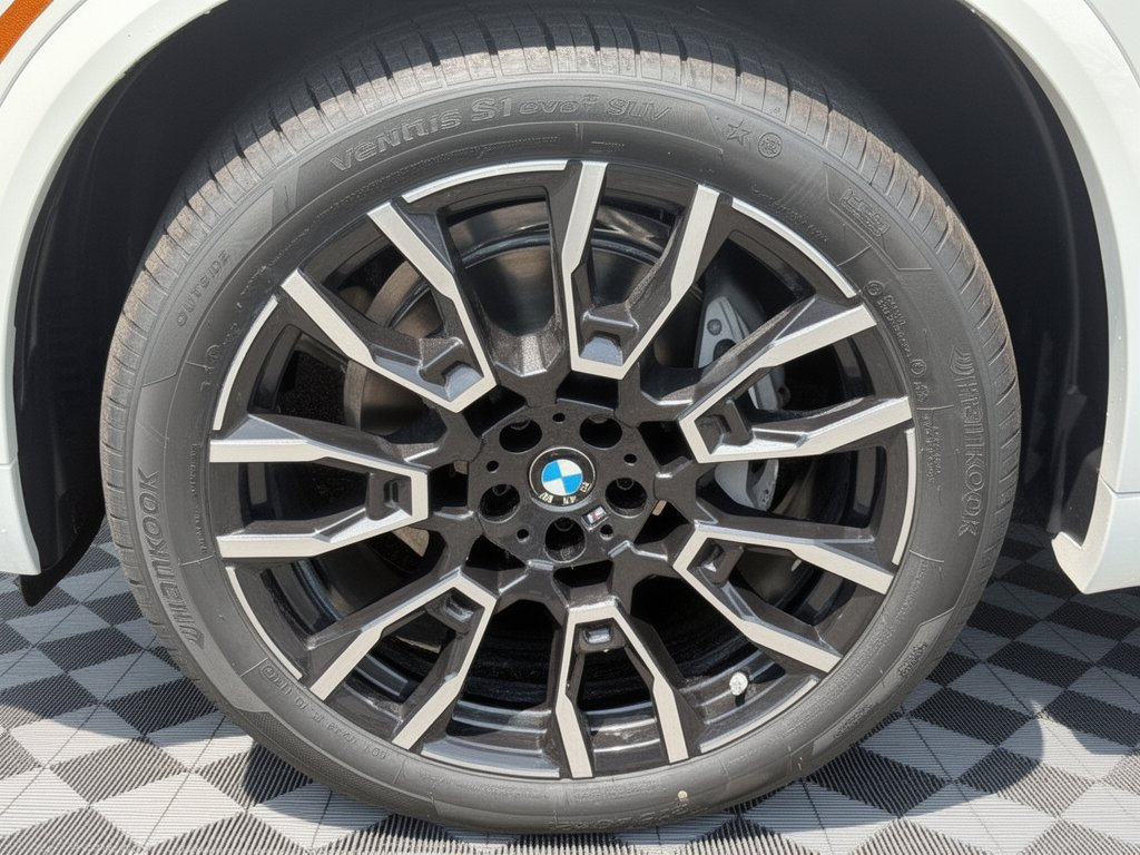 New 2026 BMW X5 xDrive40i w/ M Sport Package AWD/4WD image 13