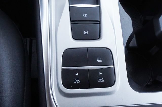 Used 2023 Ford Explorer XLT w/ Equipment Group 202A RWD image 20