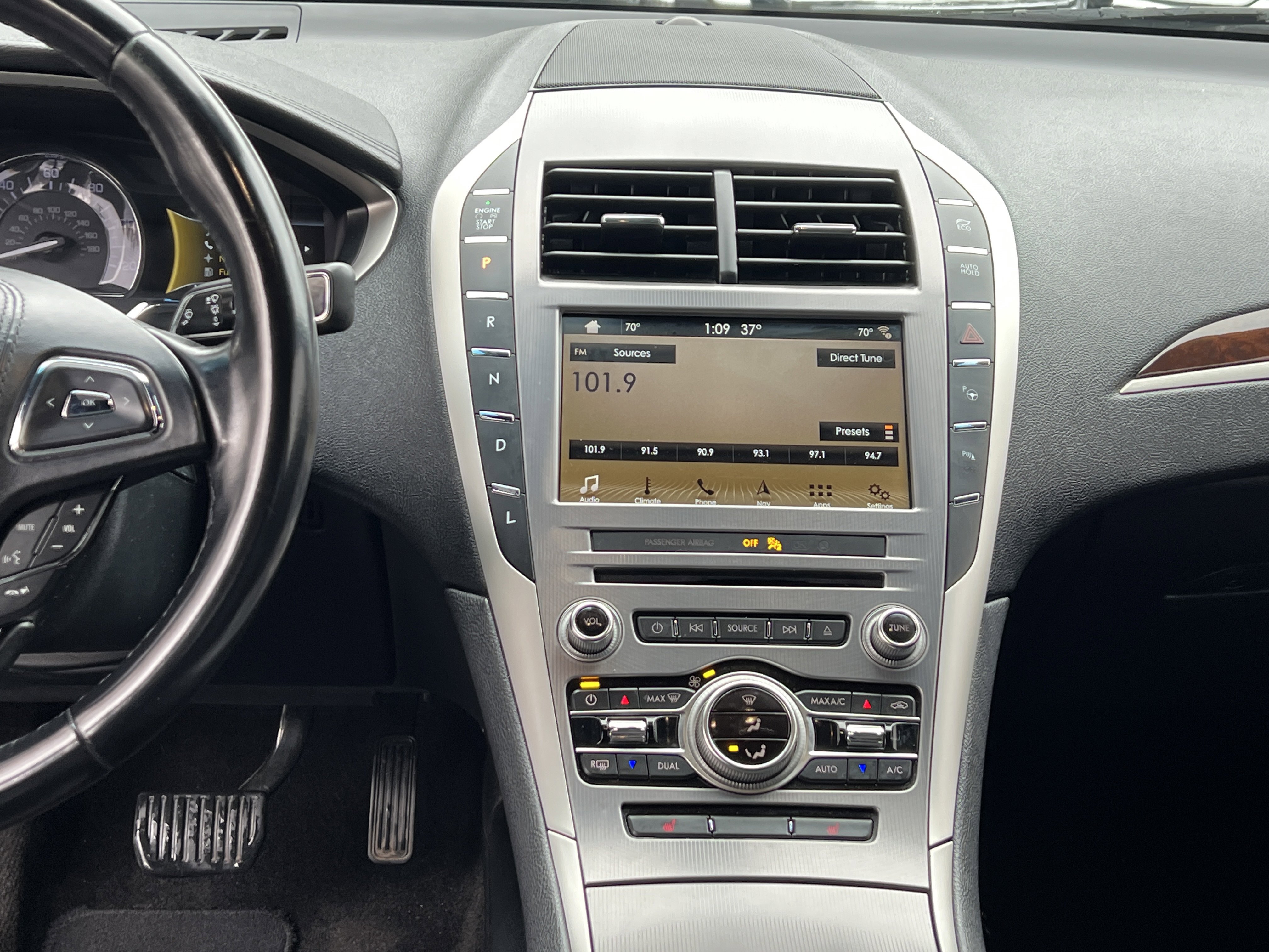 Used 2018 Lincoln MKZ Select w/ Technology Package image 30