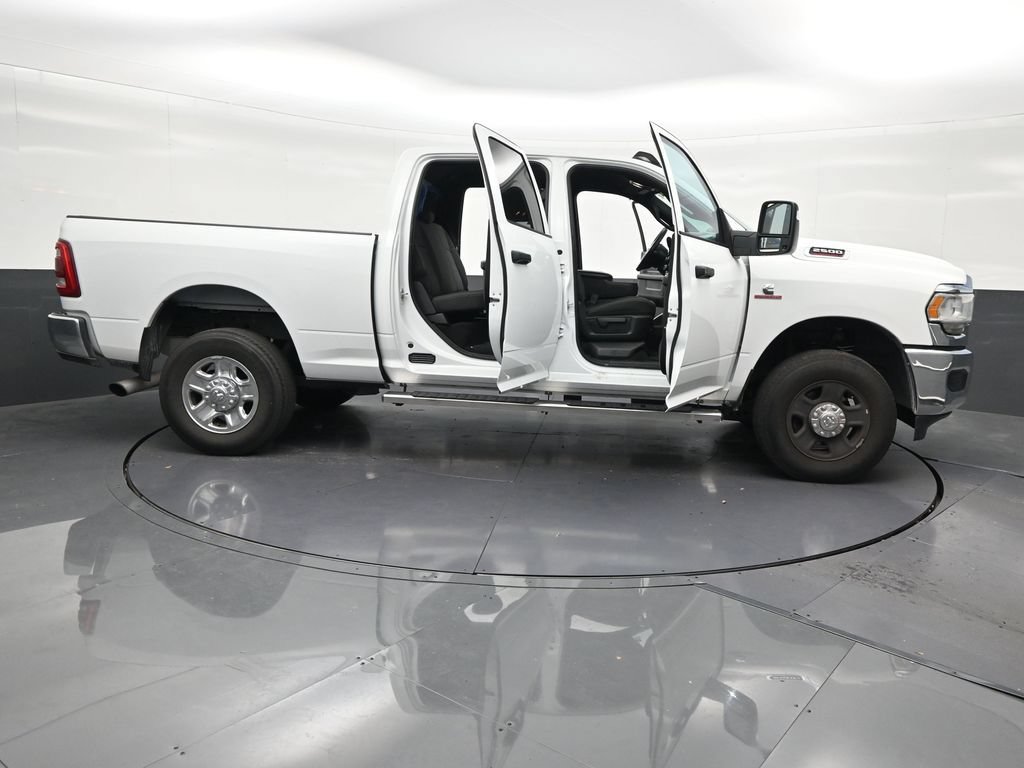 Used 2024 RAM 2500 Tradesman w/ Chrome Appearance Group AWD/4WD image 33