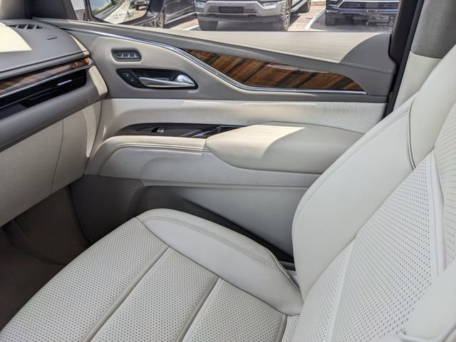 Used 2024 Cadillac Escalade Sport Platinum w/ Heavy-Duty Trailer Package image 18