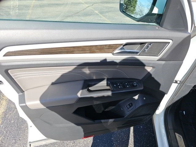 Used 2023 Volkswagen Atlas SE w/ Black Wheel Package image 20