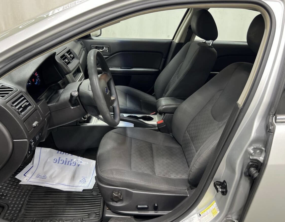 Used 2012 Ford Fusion SE image 3
