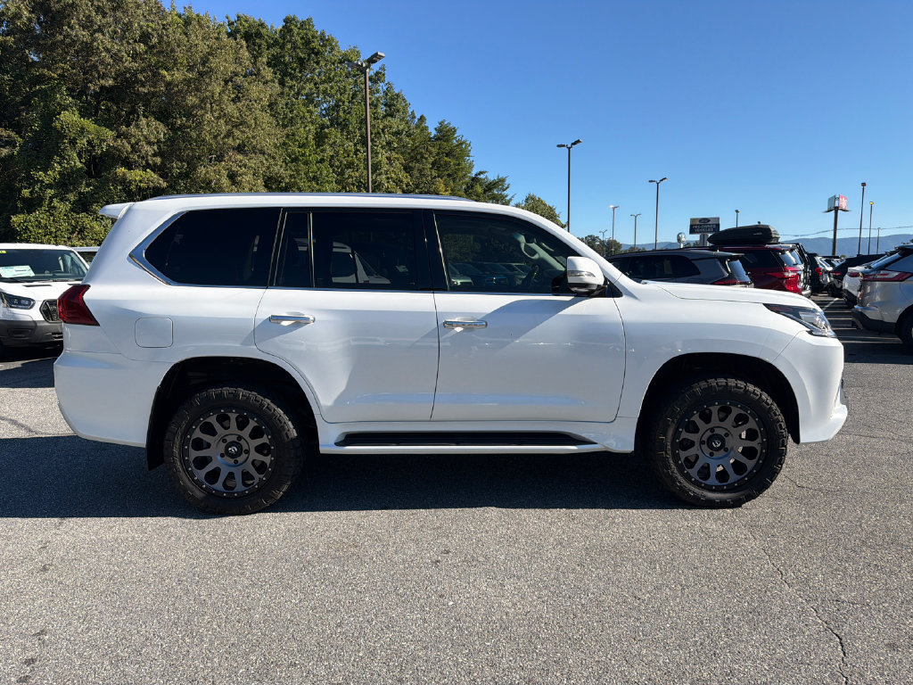 Used 2017 Lexus LX 570 4WD w/ Luxury Package image 8