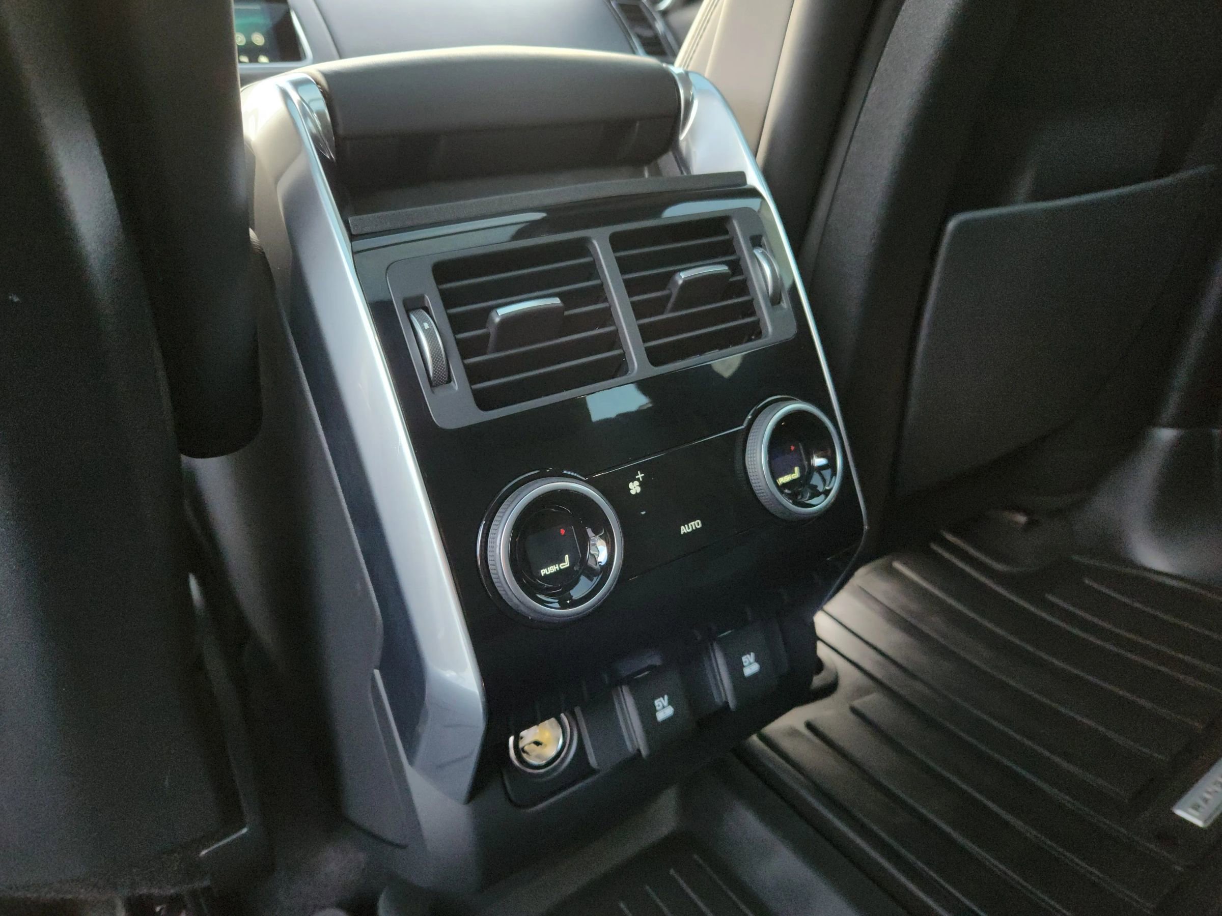 Used 2020 Land Rover Range Rover Sport HST image 19