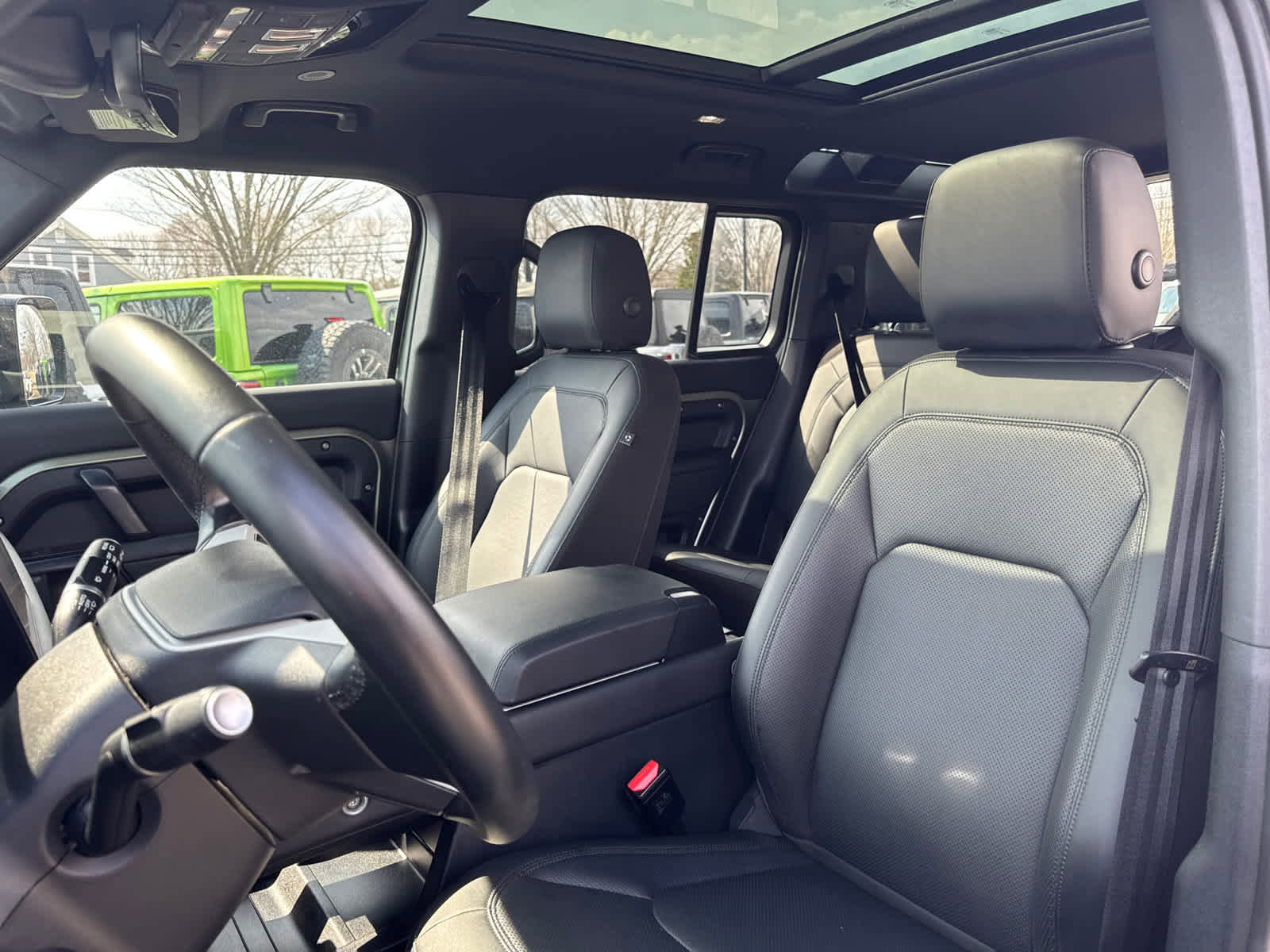 Used 2025 Land Rover Defender 110 S image 13