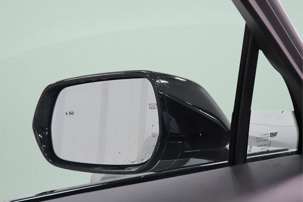 Used 2024 Cadillac Lyriq Tech image 21