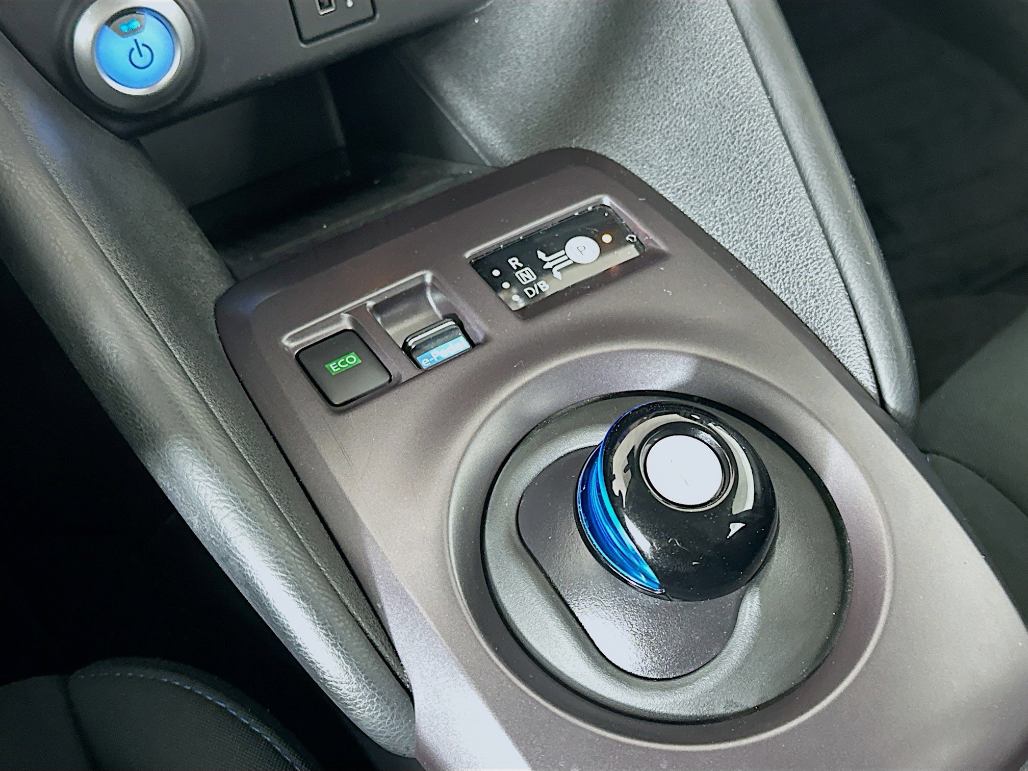 Used 2025 Nissan Leaf S image 24