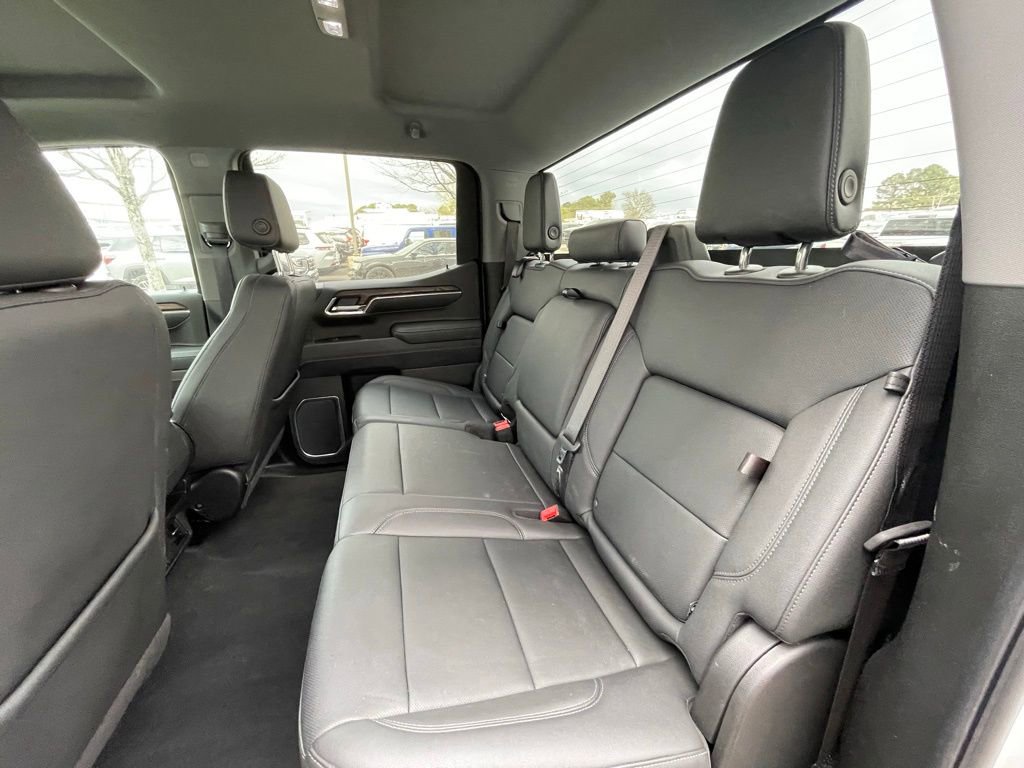 Used 2025 GMC Sierra 1500 SLT AWD/4WD image 26