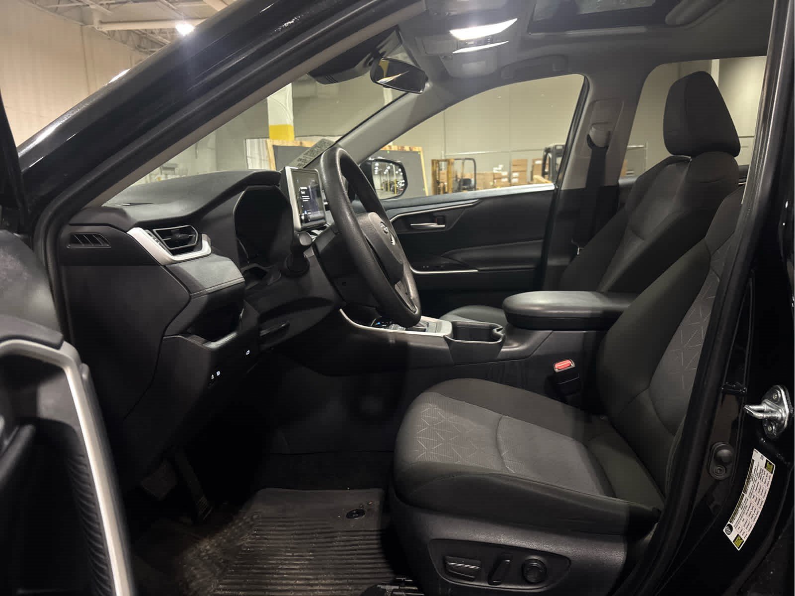 Used 2025 Toyota RAV4 XLE w/ Convenience Package AWD/4WD image 9