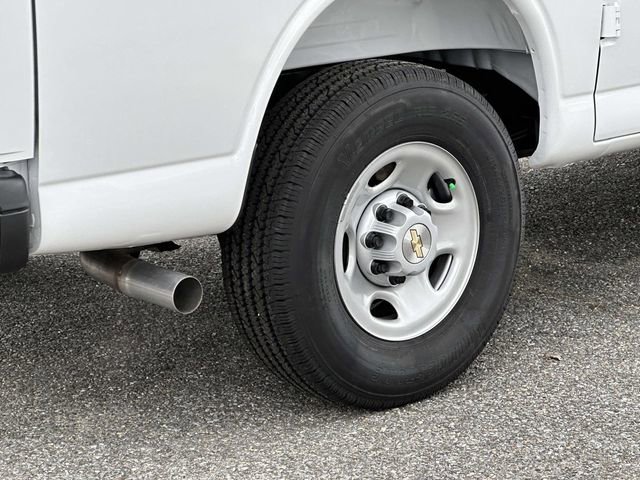 New 2025 Chevrolet Express 2500 Work Van w/ Driver Convenience Package image 15