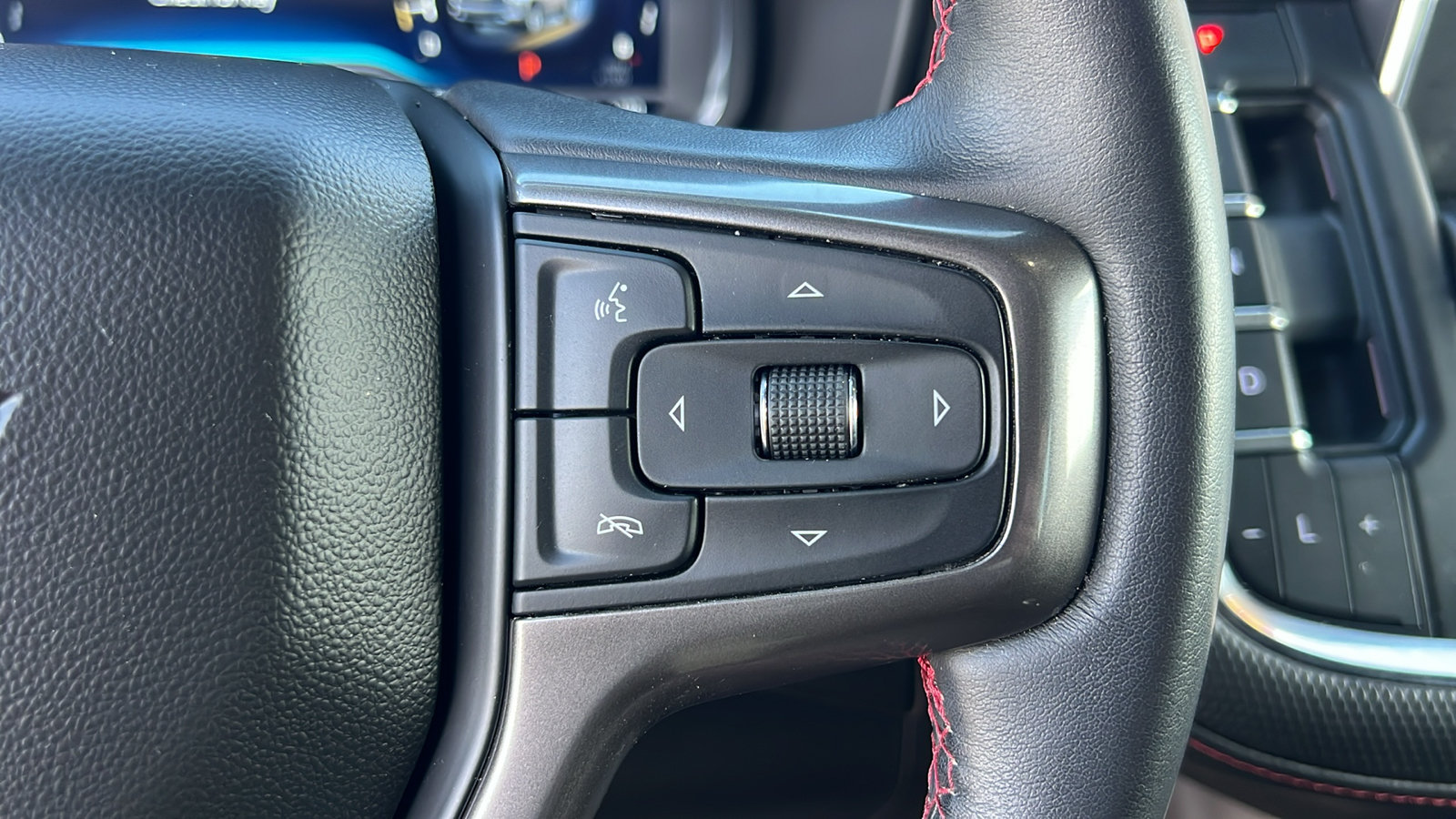 Certified 2023 Chevrolet Suburban RST AWD/4WD image 29