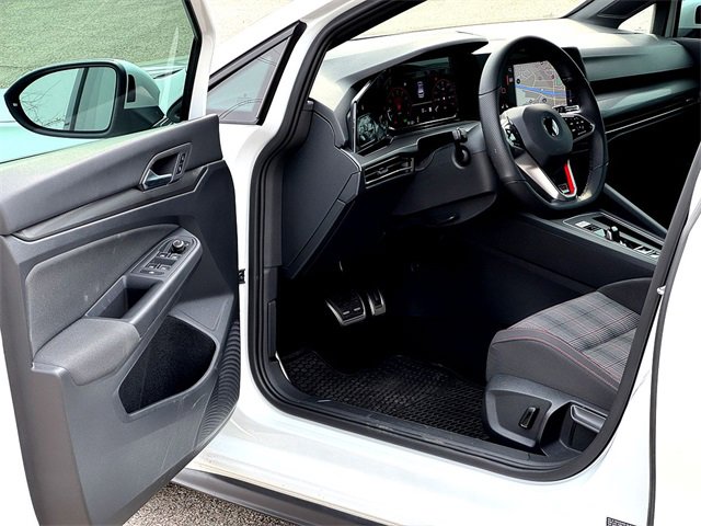 Used 2022 Volkswagen GTI SE image 11