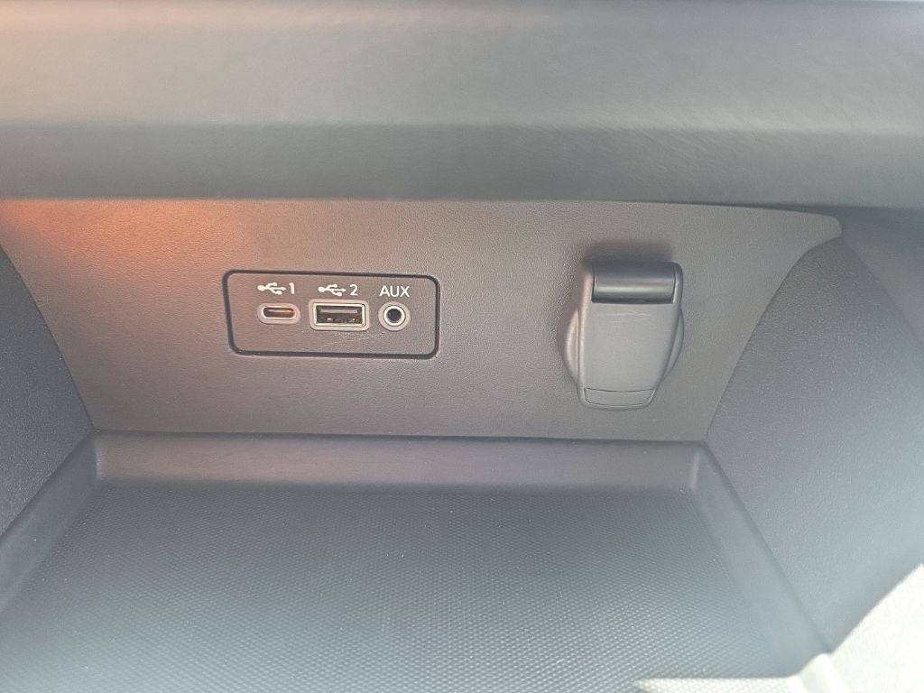 Used 2025 Nissan Altima 2.5 SV FWD image 25
