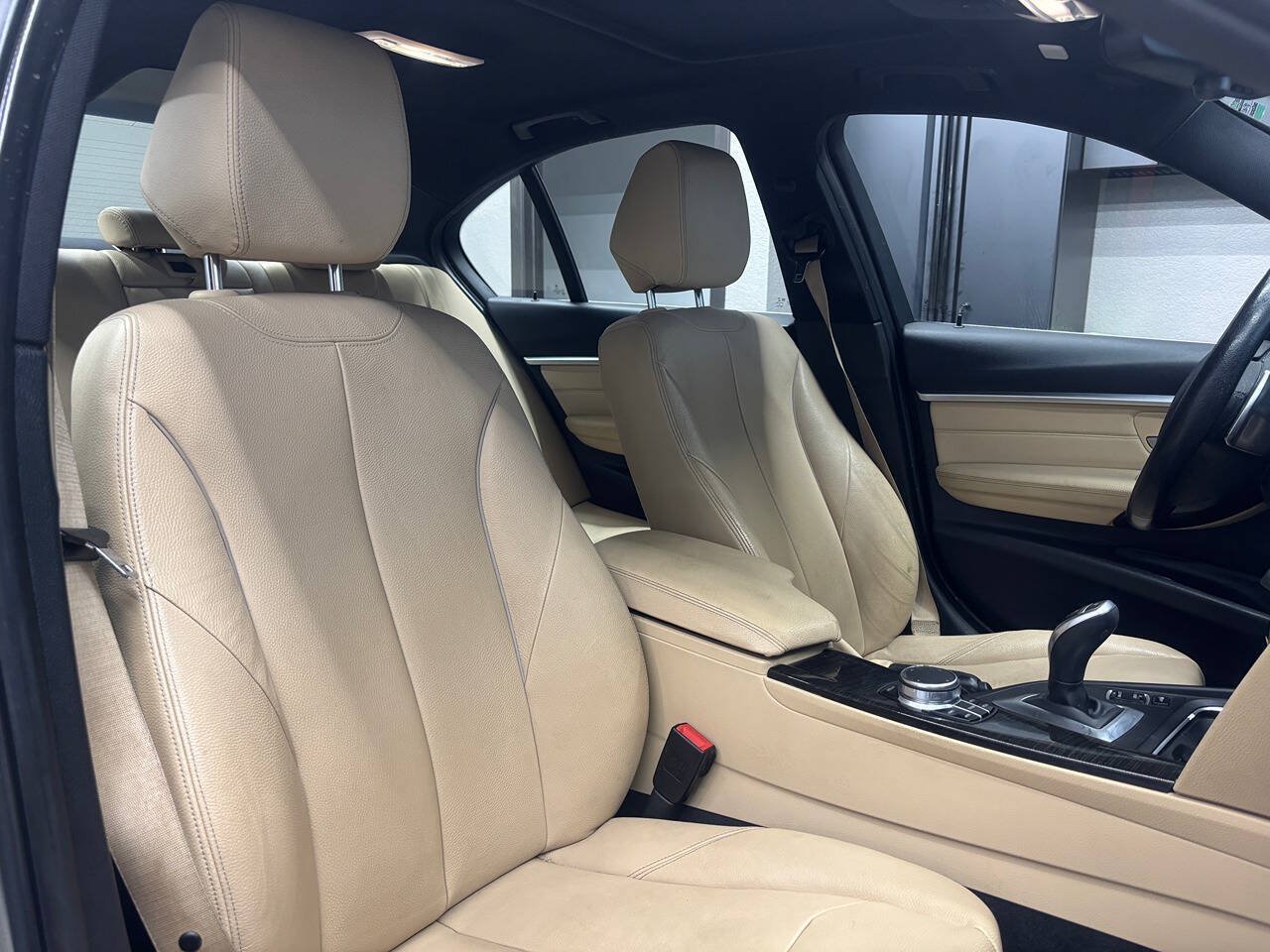 Used 2018 BMW 330i xDrive Sedan AWD/4WD image 26