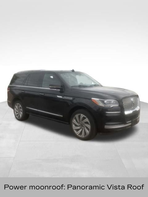 Used 2023 Lincoln Navigator Reserve AWD/4WD image 8