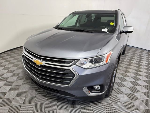 Used 2020 Chevrolet Traverse LT w/ LT Premium Package FWD image 2