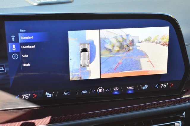 Used 2024 Chevrolet Traverse Z71 w/ Enhanced Driving Package image 31