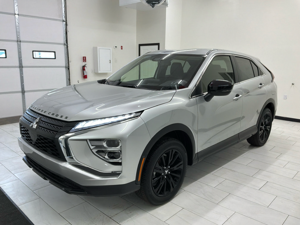 New 2025 Mitsubishi Eclipse Cross LE AWD/4WD image 1