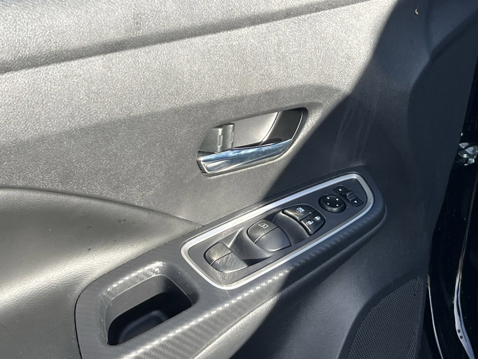 Used 2024 Nissan Versa SR w/ Trunk Package image 14