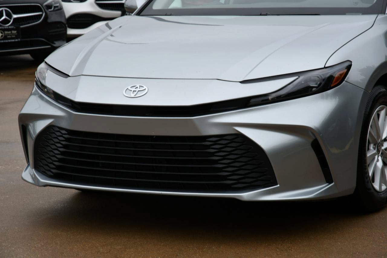 Used 2026 Toyota Camry LE FWD image 3