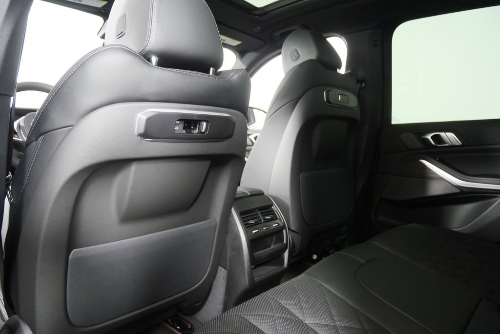 Used 2026 BMW X5 xDrive40i w/ M Sport Package image 16
