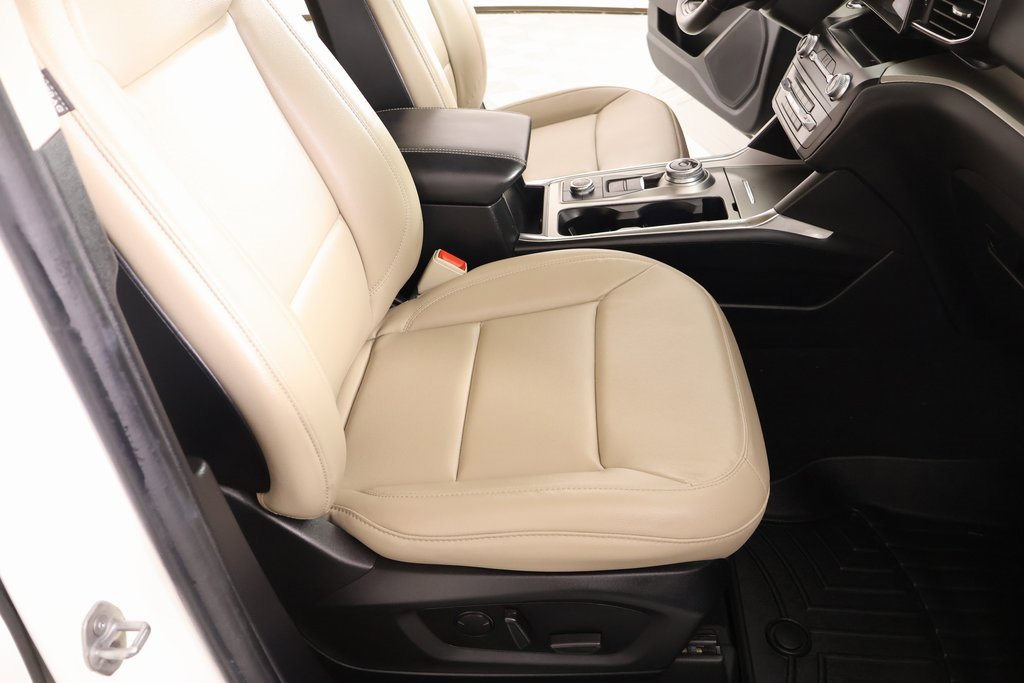 Used 2020 Ford Explorer XLT w/ Equipment Group 202A image 14