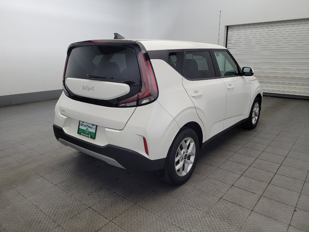 Used 2023 Kia Soul LX w/ LX Technology Package image 9