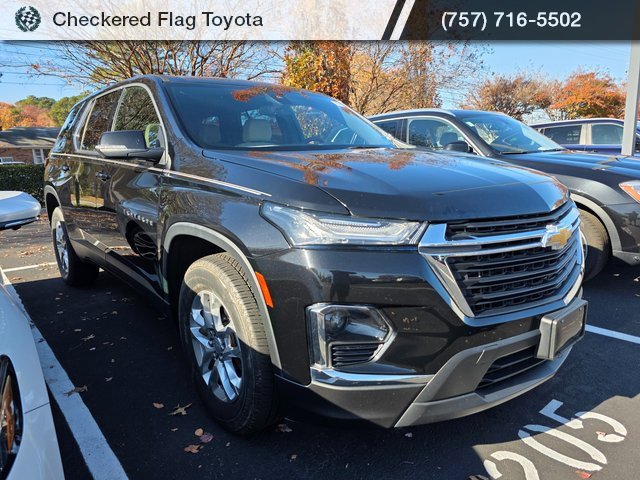 Used 2023 Chevrolet Traverse LS w/ Safety Package image 3