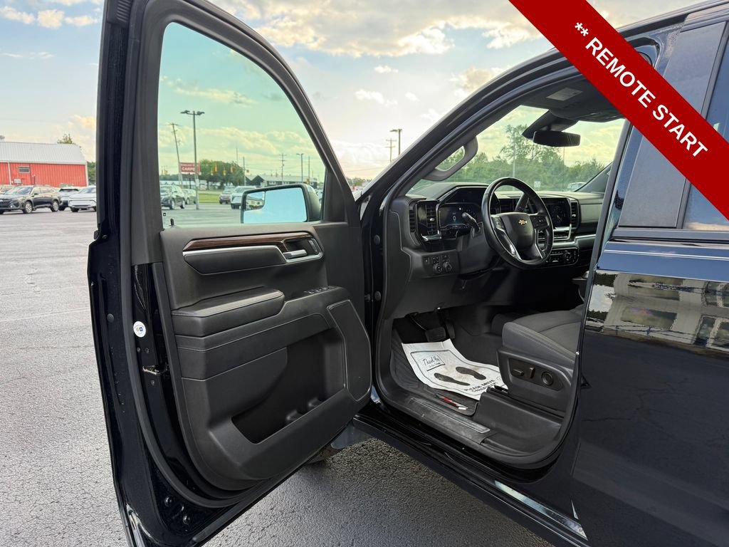Used 2023 Chevrolet Silverado 1500 LT AWD/4WD image 12