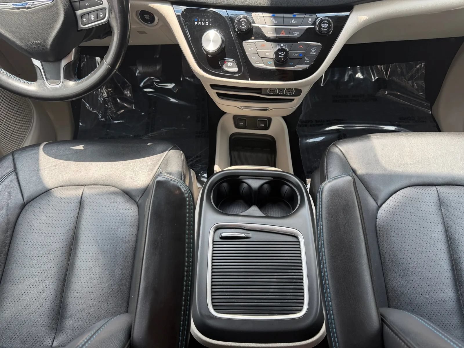 Used 2021 Chrysler Pacifica Touring-L FWD image 18