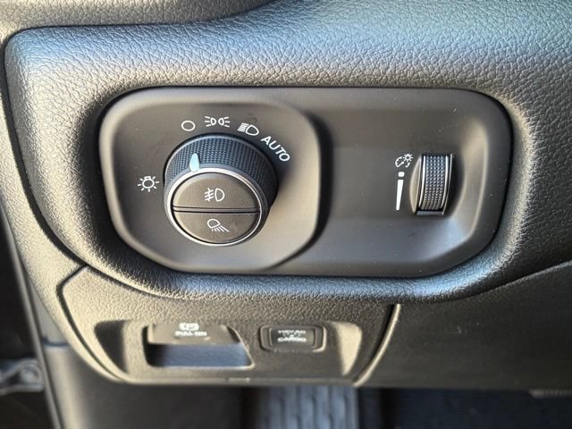New 2026 RAM 1500 Express AWD/4WD image 23