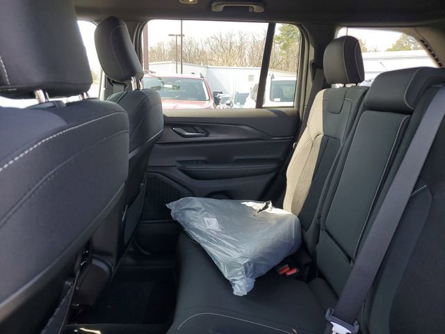 New 2026 Jeep Grand Cherokee Laredo RWD image 13
