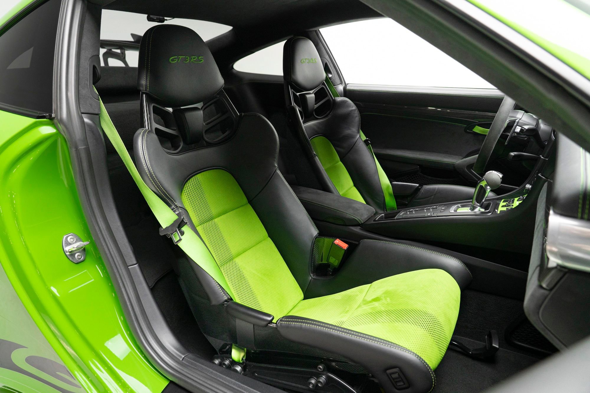 Used 2019 Porsche 911 GT3 RS RWD image 3