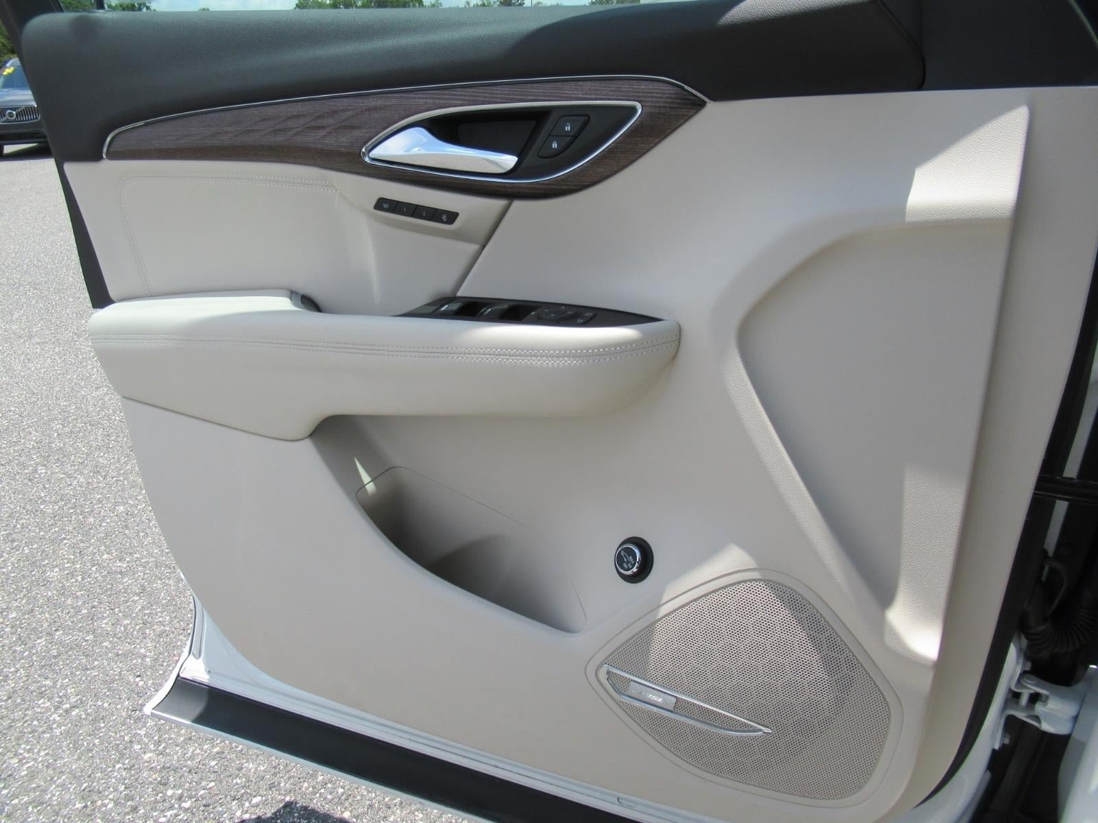 Used 2022 Buick Envision Avenir w/ Technology Package II FWD image 21