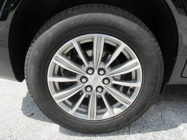 Used 2018 Cadillac XT5 Luxury w/ Driver Awareness Package AWD/4WD image 7