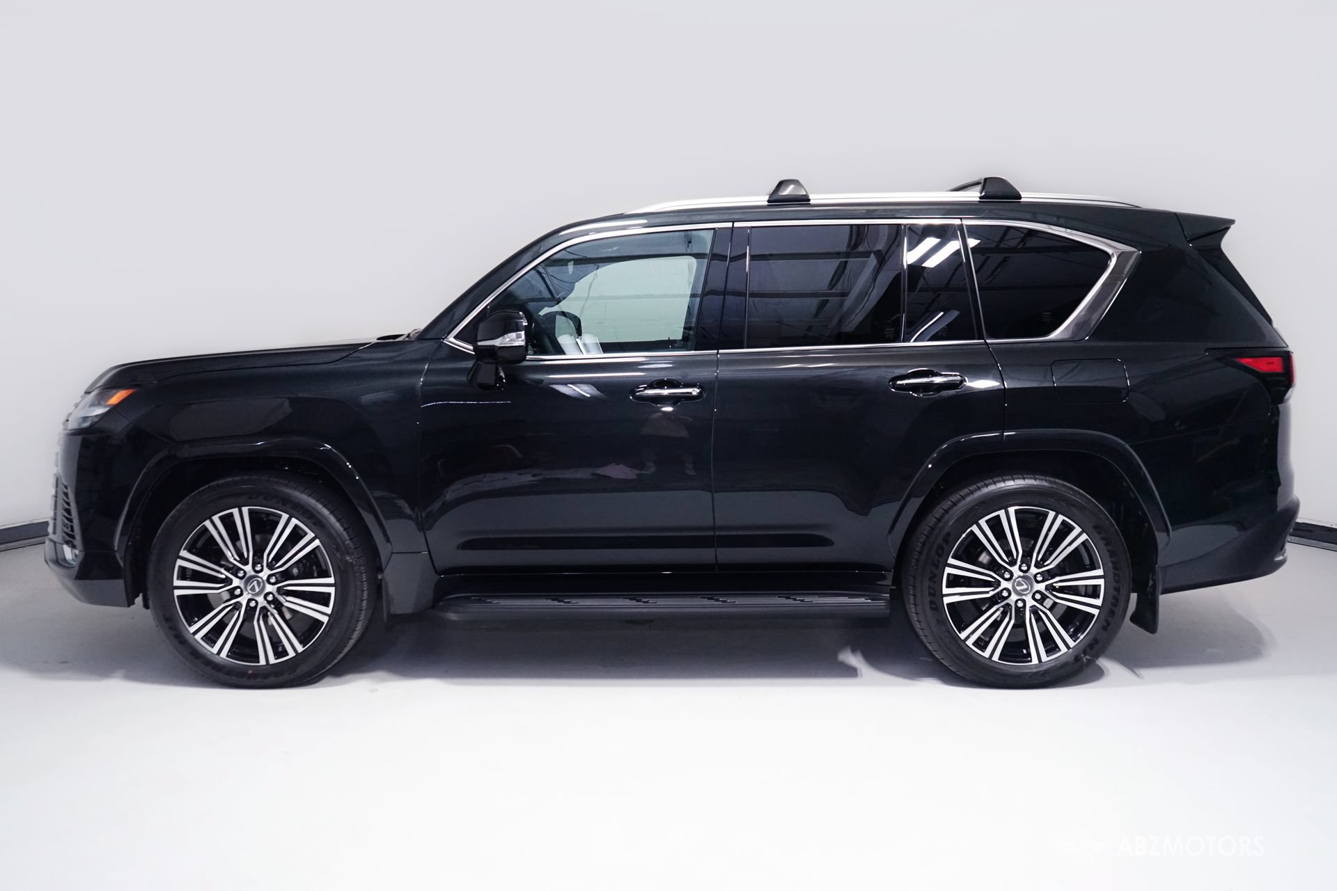 Used 2026 Lexus LX 600 4WD w/ Luxury Package image 4