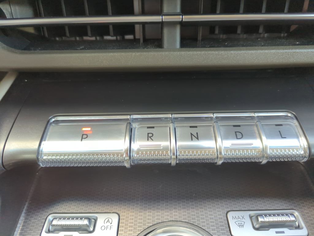 Used 2024 Lincoln Nautilus Premier image 26