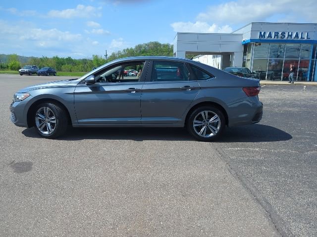 Used 2024 Volkswagen Jetta SE FWD image 10