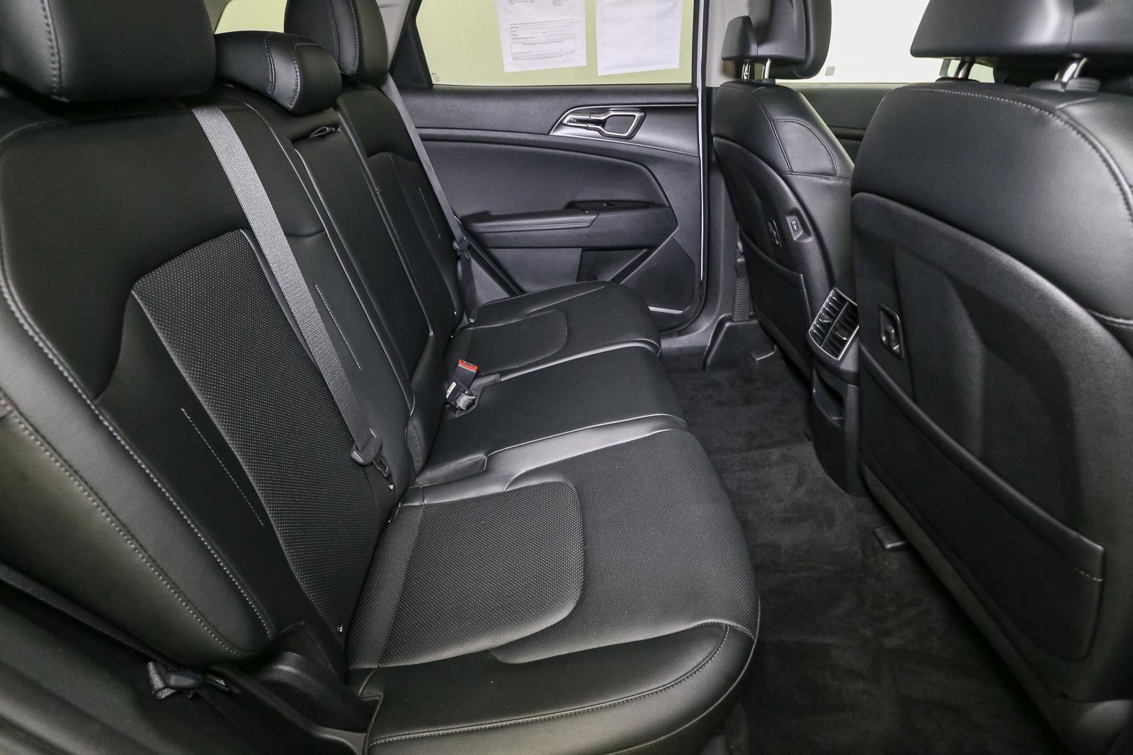 Used 2024 Kia Sportage EX AWD/4WD image 23