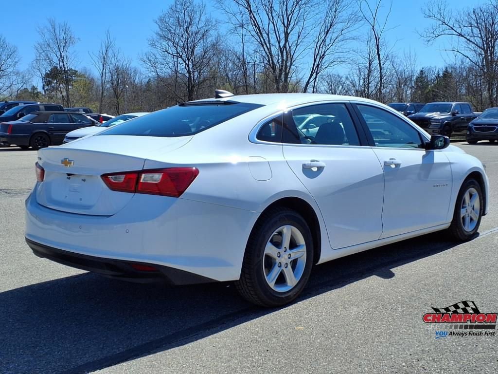Used 2025 Chevrolet Malibu LS w/ Driver Confidence Package image 9