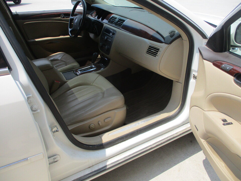 Used 2007 Buick Lucerne CXS w/ Driver Confidence Package FWD image 20