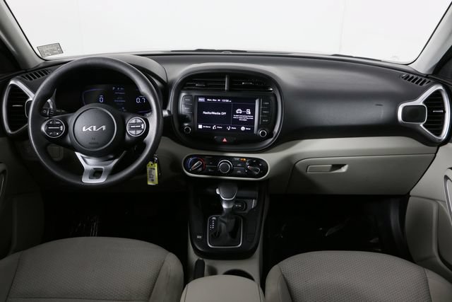 Used 2023 Kia Soul LX FWD image 14
