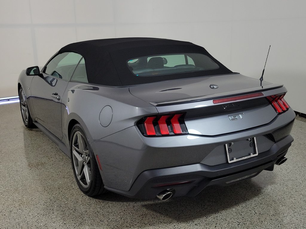 Used 2025 Ford Mustang GT Premium RWD image 3