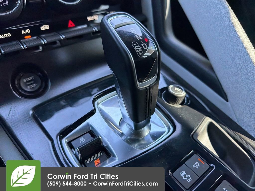 Used 2016 Jaguar F-TYPE Coupe RWD image 16