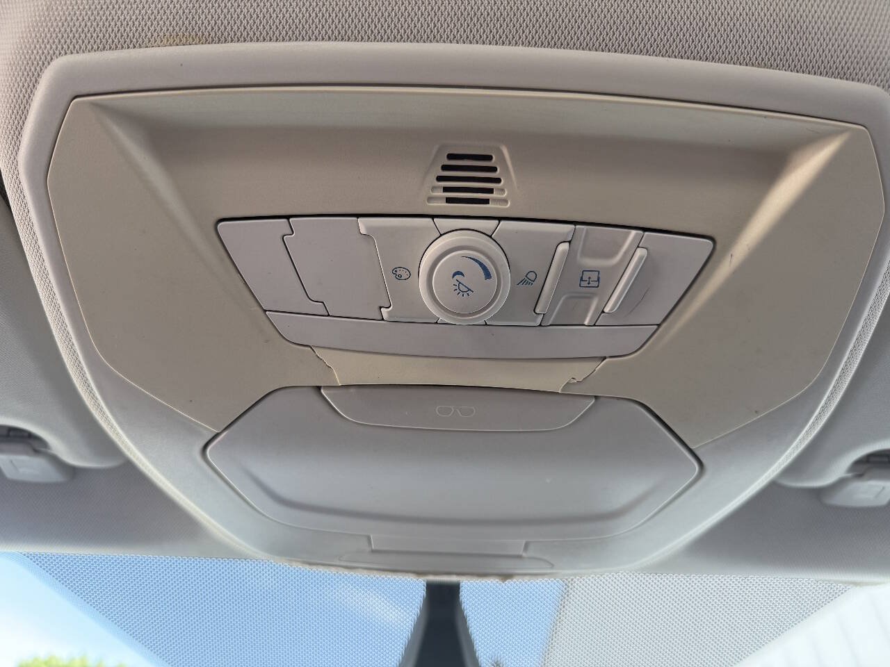 Used 2012 Ford Focus Titanium FWD image 29